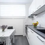& Braticevic شقة