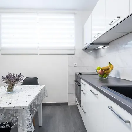 & Braticevic Apartment